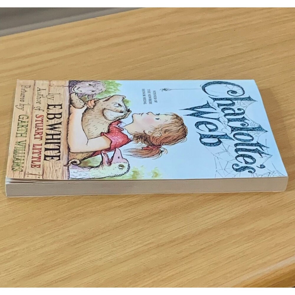 Charlotte’s Web by E.B. White Paperback Book HarperTrophy Edition Like New - Picture 5 of 6